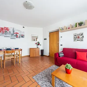 Cozy Apt - Private Parking & Terrace , Milano Italia
