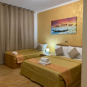 https://villa-house.hotelinveneto.com