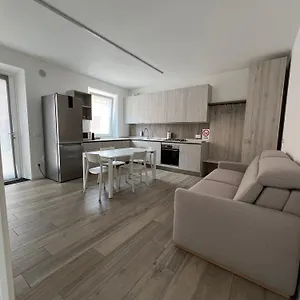 Ap House , Vago Italia