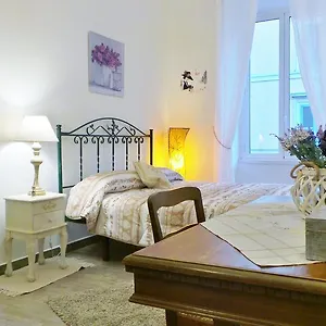 https://casa-tua-nel-cuore-di-testaccio.it-romehotels.com