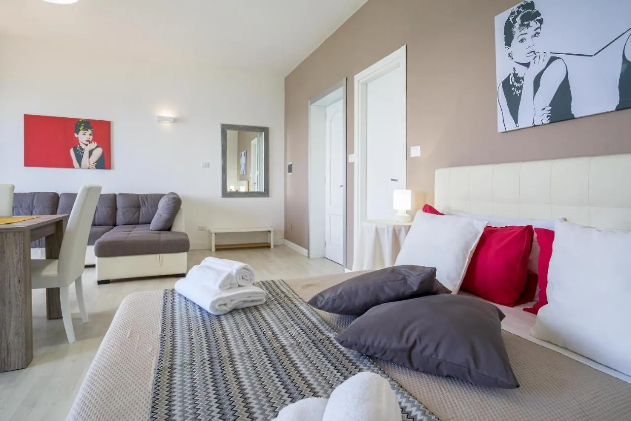 지아르디니낙소스 Loft Panorama Di Naxos 아파트