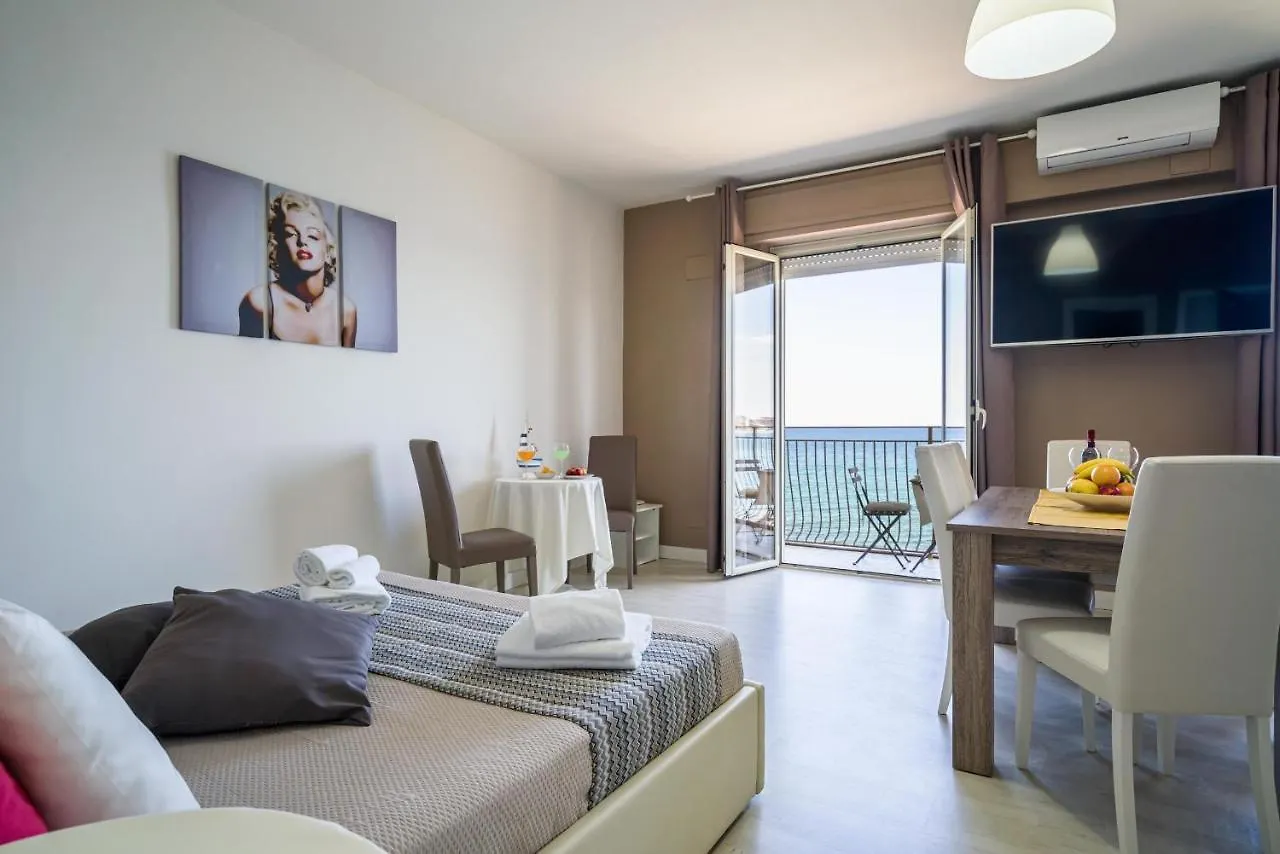 지아르디니낙소스 Loft Panorama Di Naxos 아파트